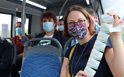 Gesellig geht’s im Bus zu…